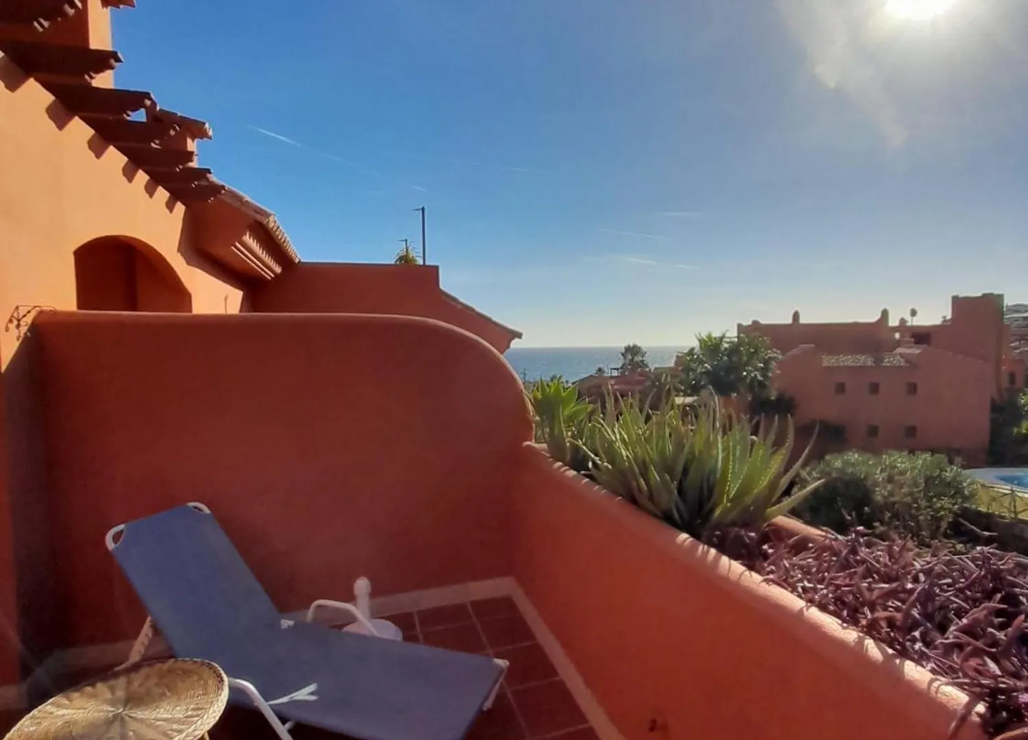 Apartamento Duplex Con Piscinas Y Maravillosas Vistas Al Mar Estepona Apart Otel
