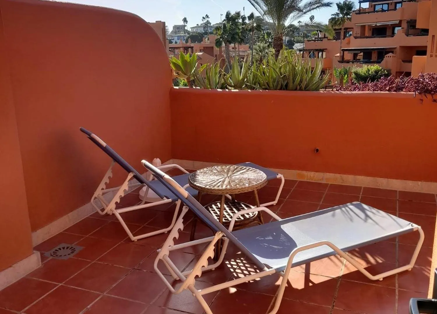 אסטפונה Apartamento Duplex Con Piscinas Y Maravillosas Vistas Al Mar ספרד